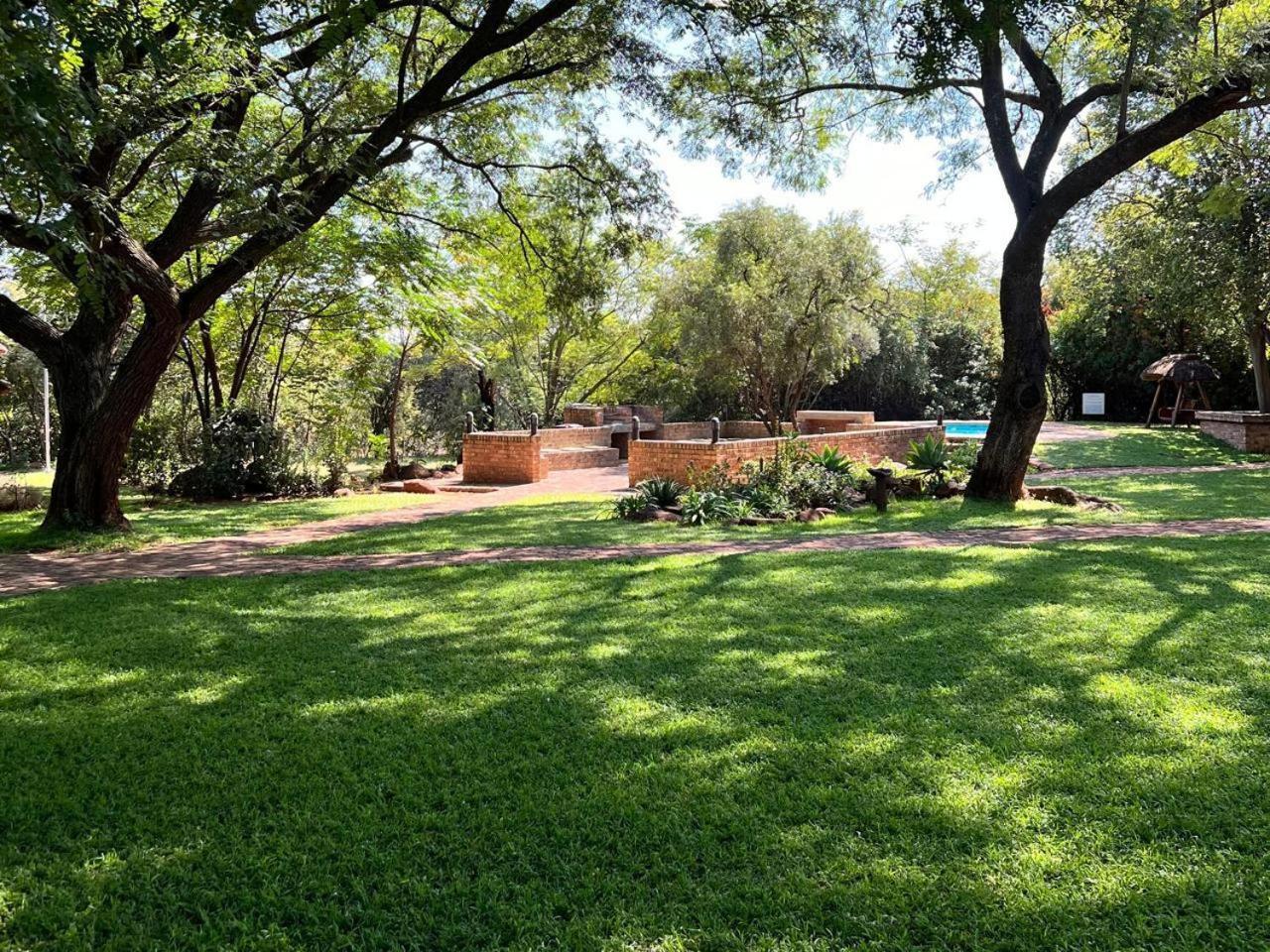 Featherwood Farm & Nyala Lodge Rayton Bagian luar foto