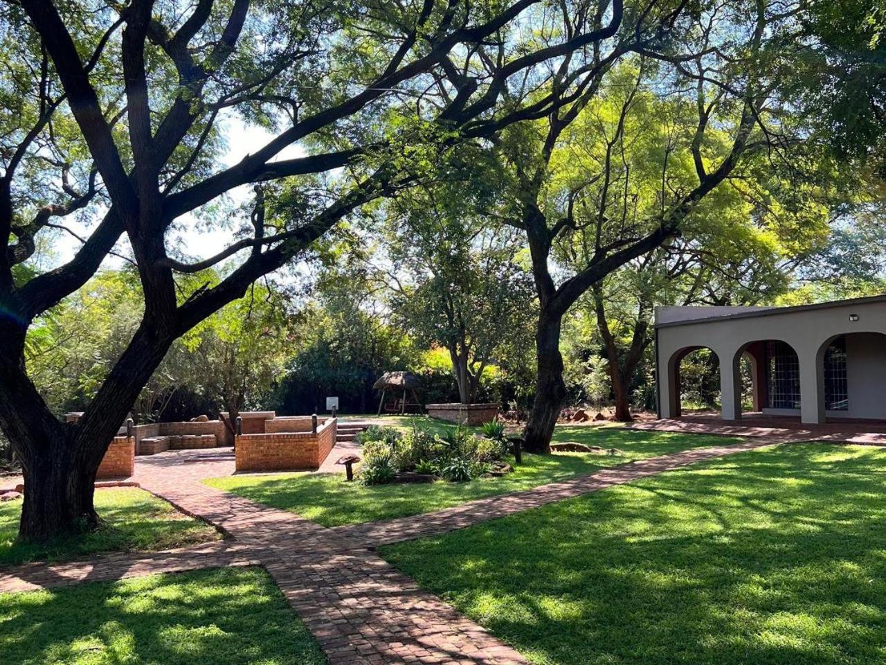Featherwood Farm & Nyala Lodge Rayton Bagian luar foto
